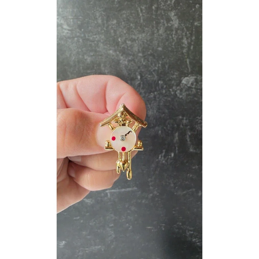 Gold Tone Metal Cuckoo Clock Brooch Vintage Costume Jewelry READ Description